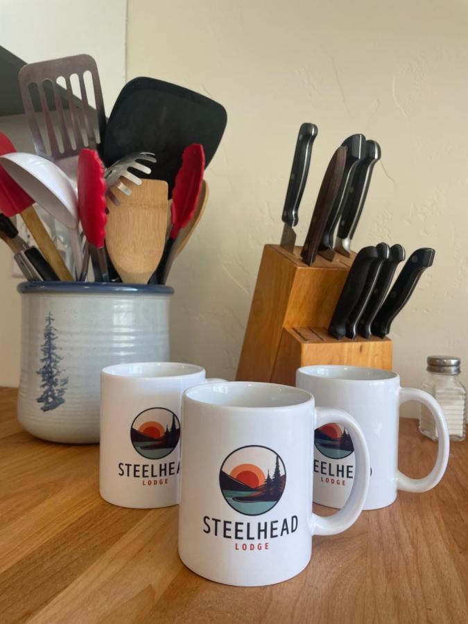 Steelhead Lodge Lucile Bagian luar foto