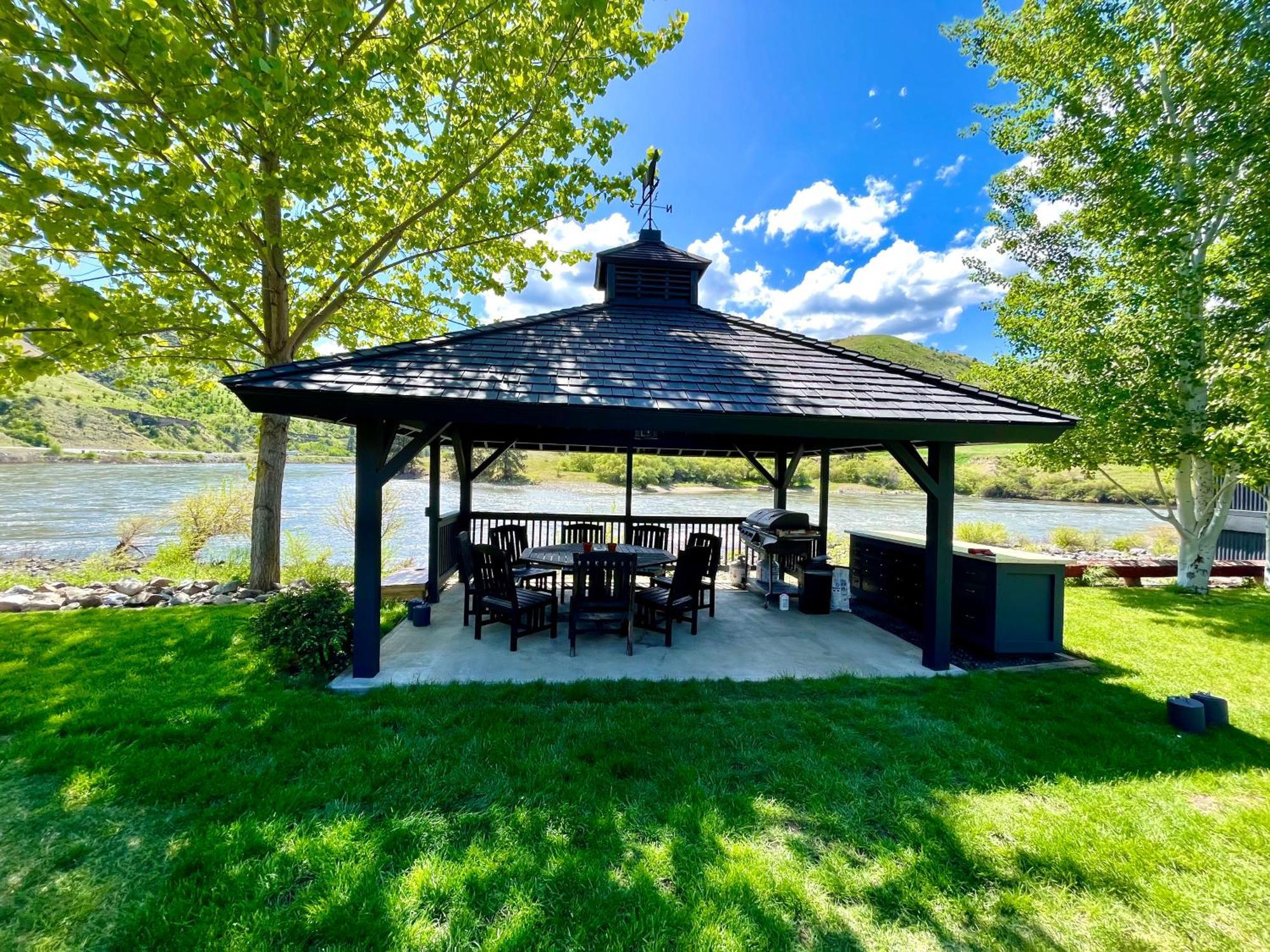Steelhead Lodge Lucile Bagian luar foto