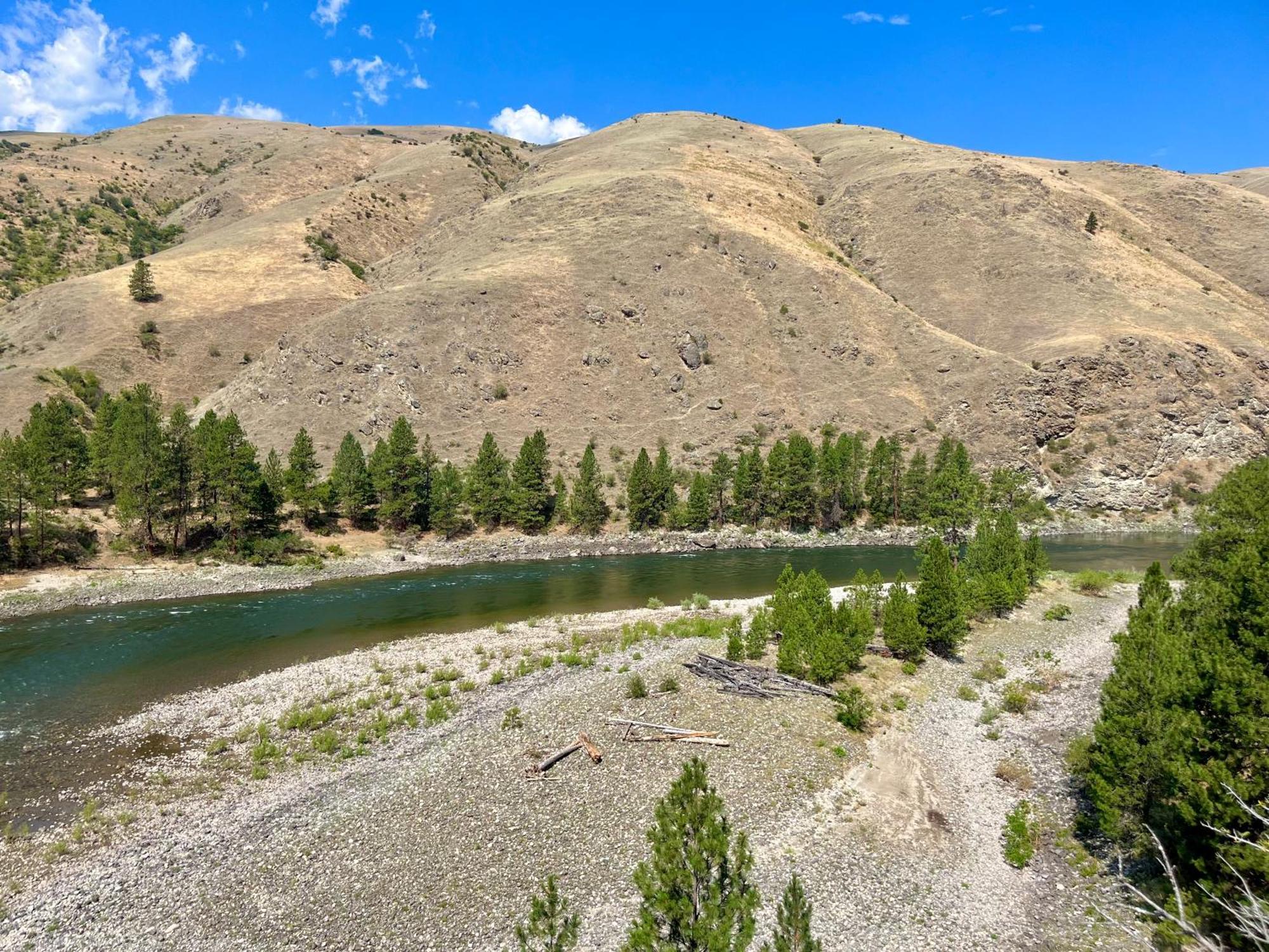 Steelhead Lodge Lucile Bagian luar foto