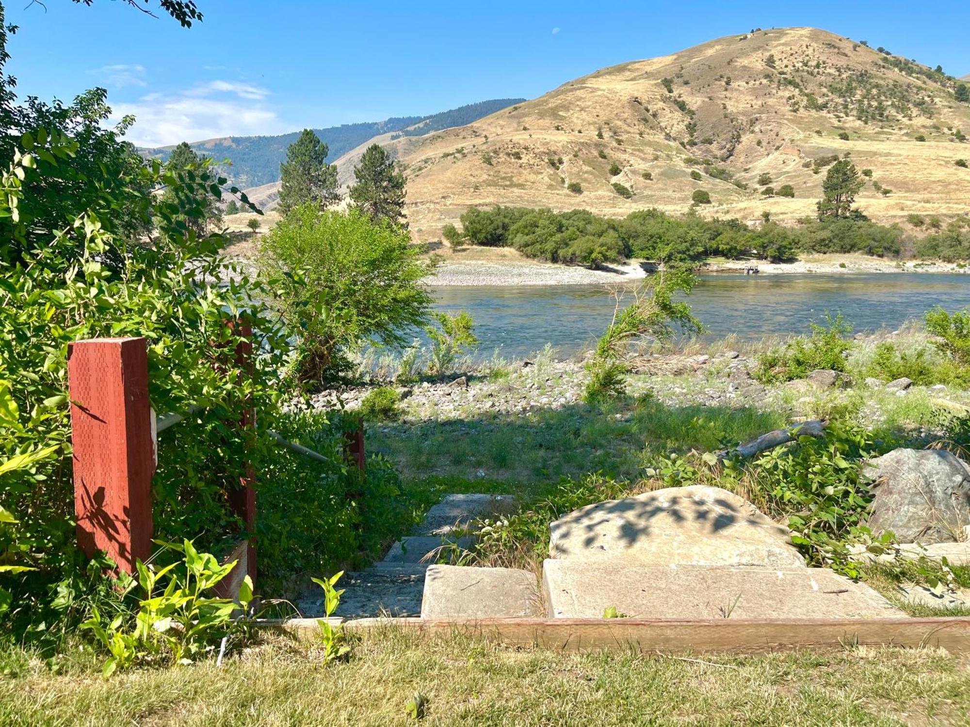 Steelhead Lodge Lucile Bagian luar foto